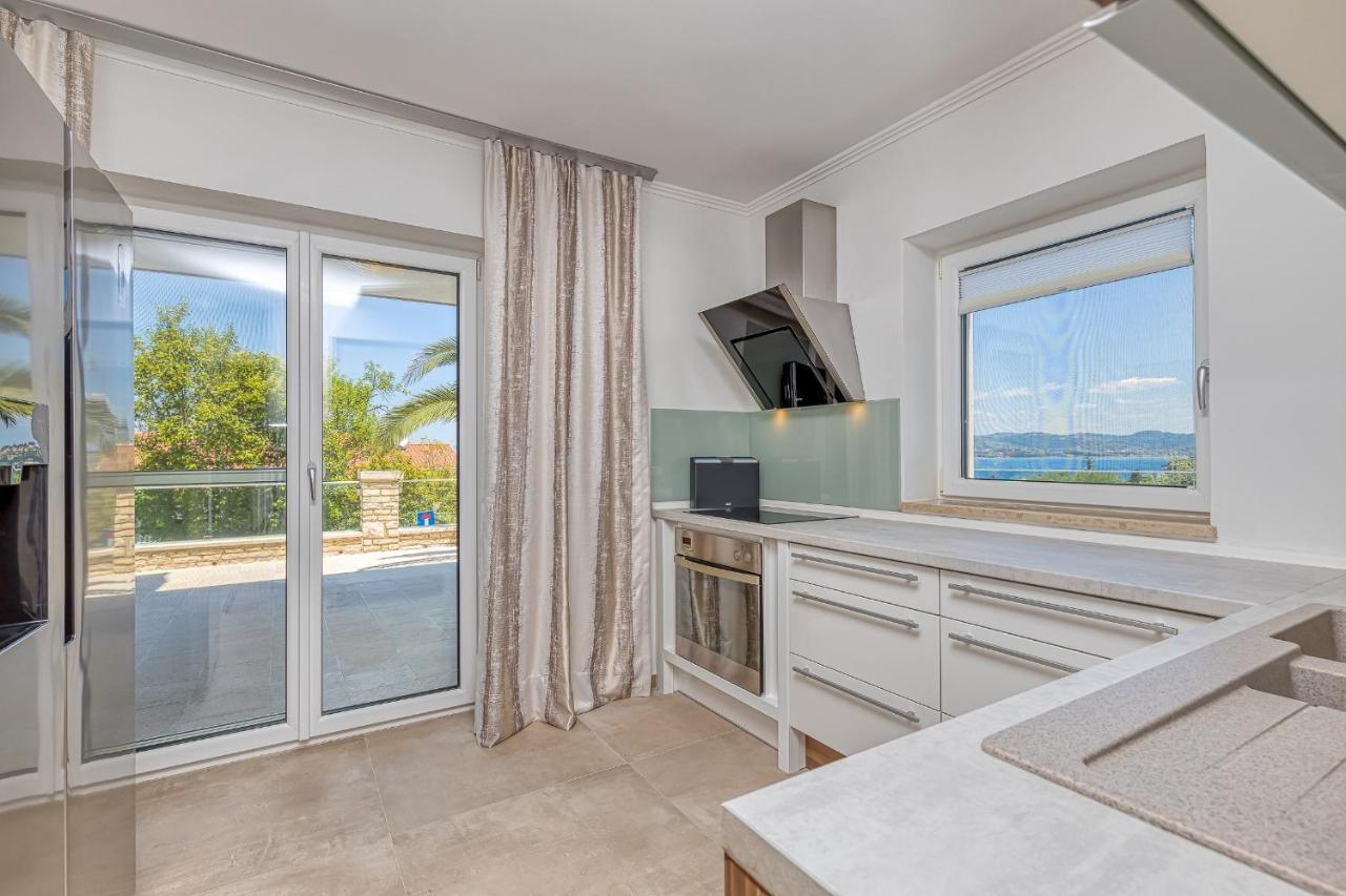 Villa Milena With Pool And Sea View 츠르베니 브르흐 외부 사진