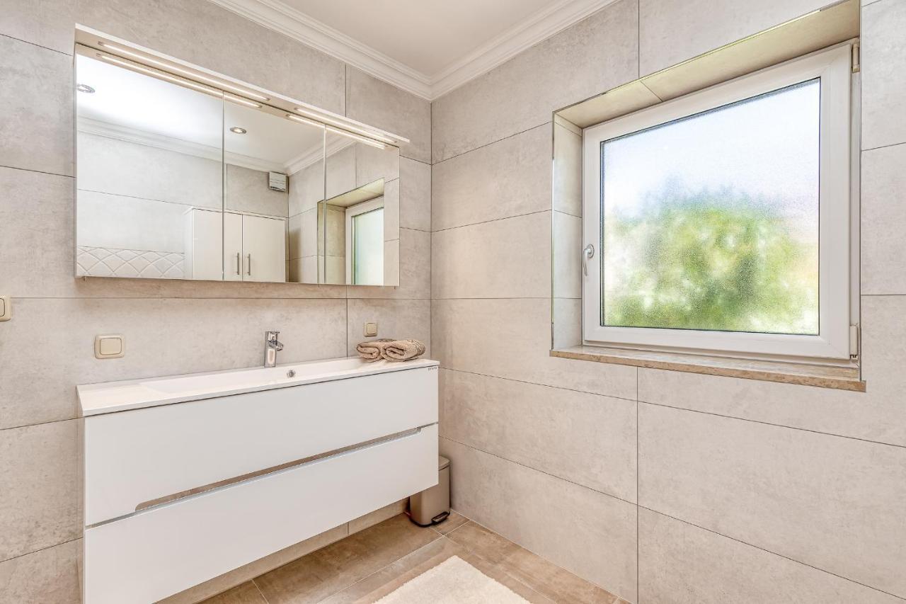 Villa Milena With Pool And Sea View 츠르베니 브르흐 외부 사진