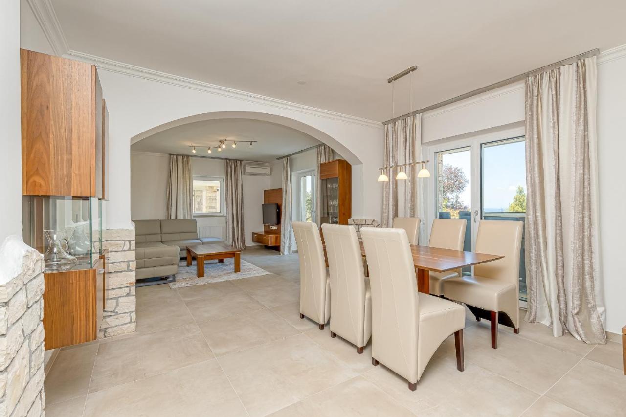 Villa Milena With Pool And Sea View 츠르베니 브르흐 외부 사진