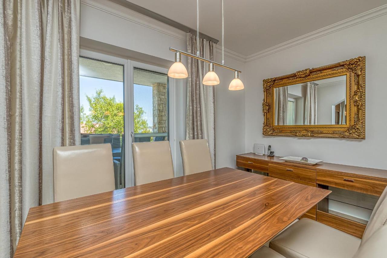Villa Milena With Pool And Sea View 츠르베니 브르흐 외부 사진